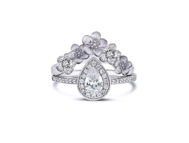 824-gold-natural-diamond-pear-cut-diamond-three-tone-bridal-set