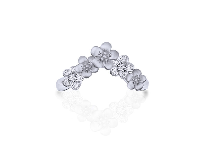 824-natural-diamond-three-tone-gold-flower-floral-band