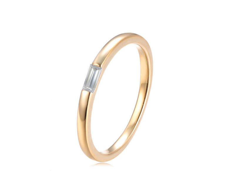 070-0-14ct-baguette-cut-gold-twist-band