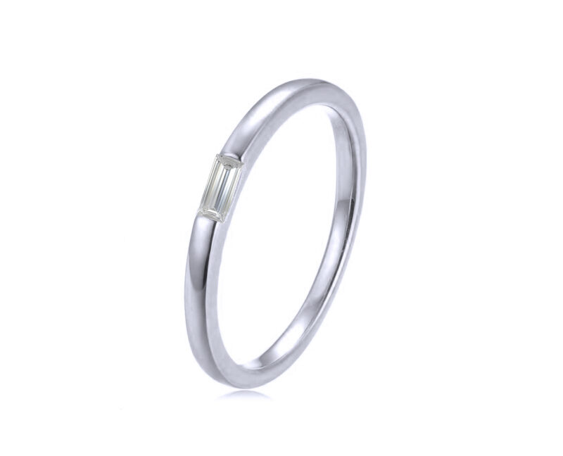070-0-14ct-baguette-cut-gold-twist-band