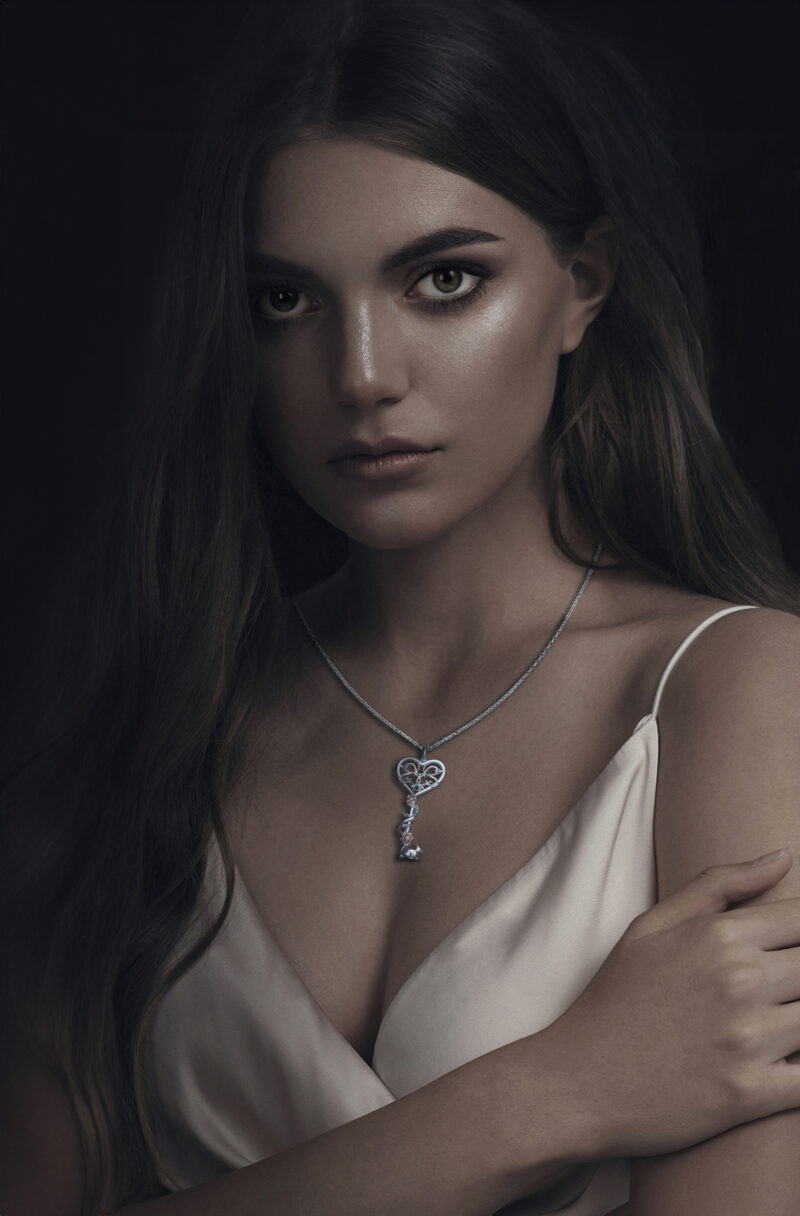 Dreamscape_alice_in_wonderland_necklace