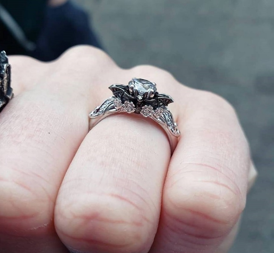 'Valencia' Gold Bat Engagement Ring