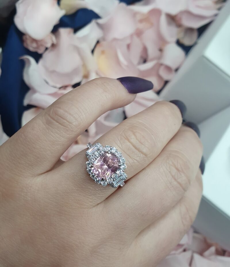 devina-cushion-cut-morganite-halo-gold-ring