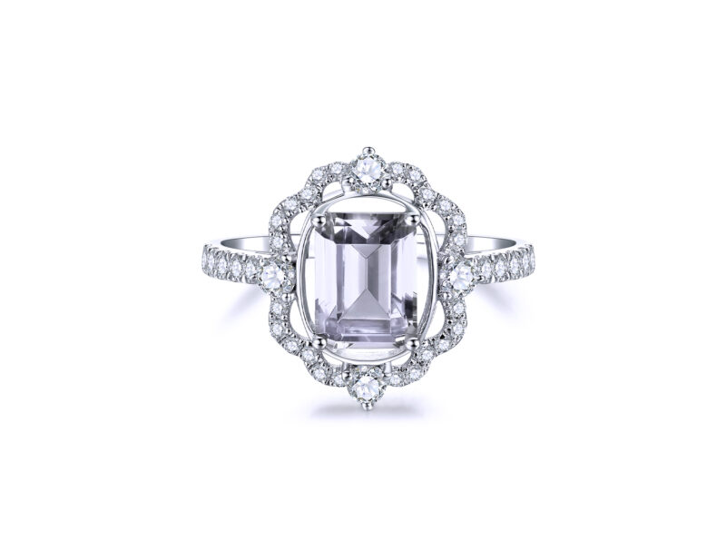 eden-emerald-cut-halo-gold-ring