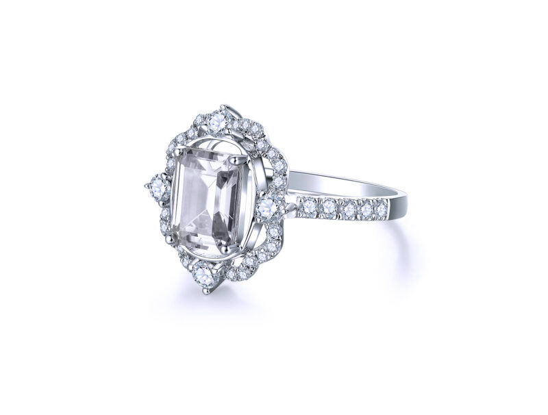eden-emerald-cut-halo-gold-ring