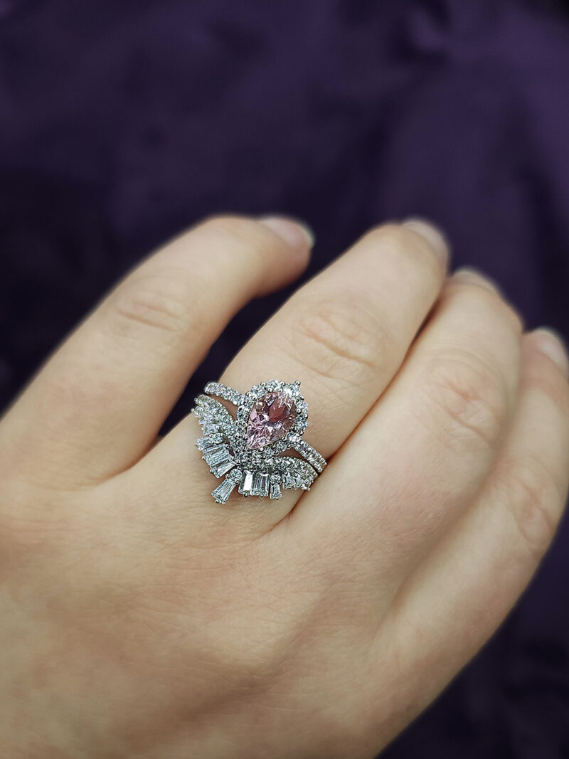 harper-pear-cut-morganite-halo-gold-bridal-set-ph