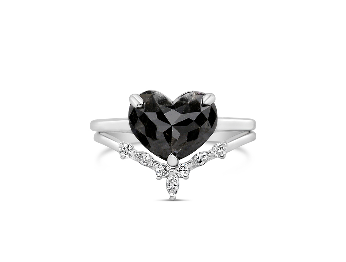 Black diamond heart ring deals