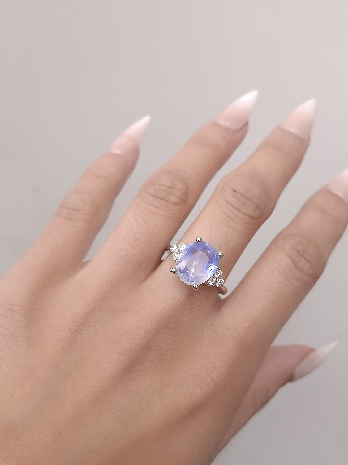 5.49ct Blue Sapphire