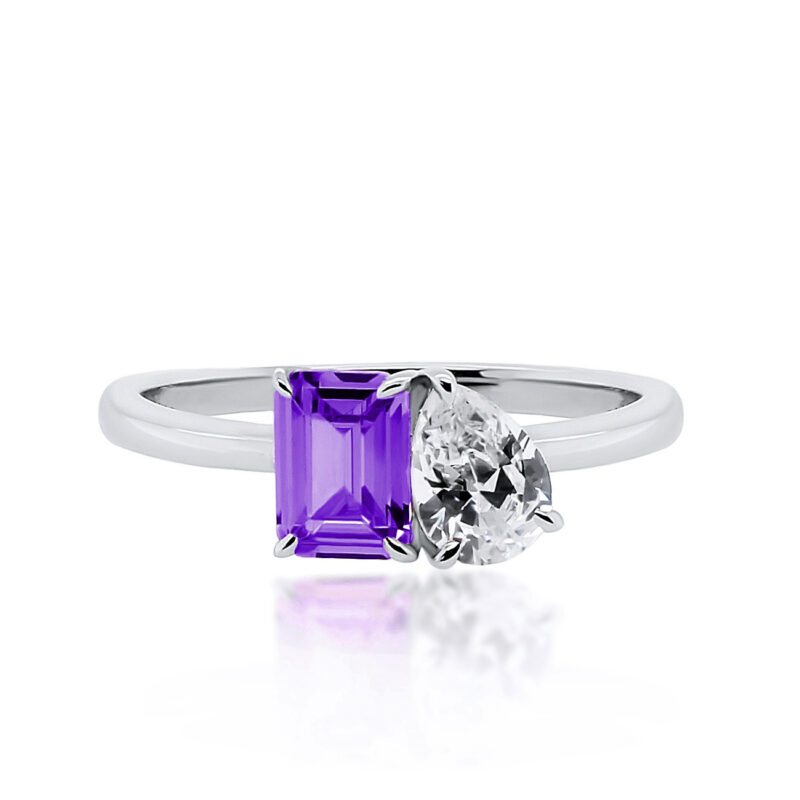 nyte-emerald-pear-cut-gold-engagement-ring (6)