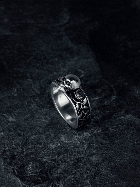 Nero-mens-skull-ring