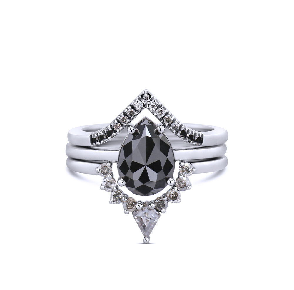 Pear-Cut-Salt-And-Pepper-Ring