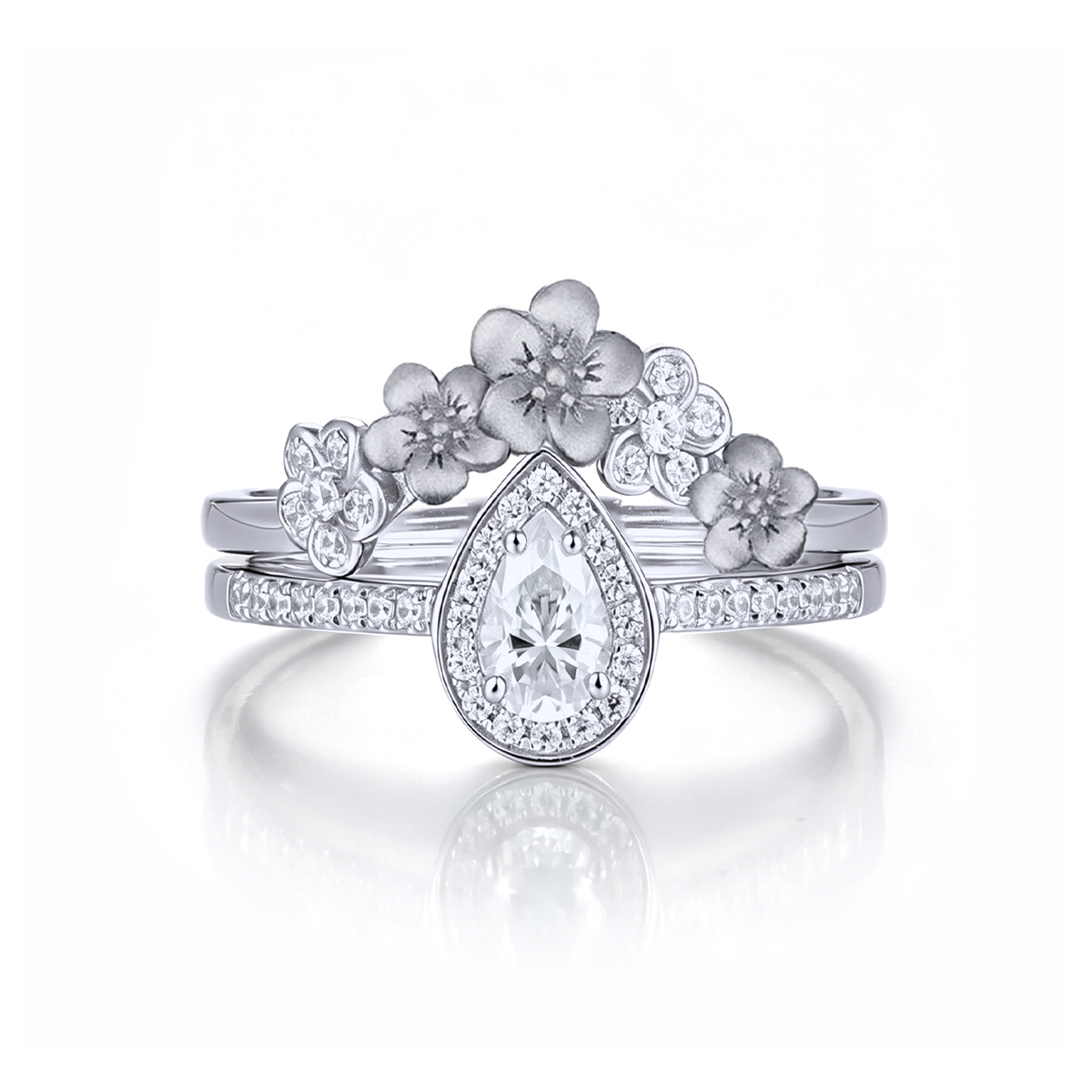 824-gold-natural-diamond-pear-cut-diamond-three-tone-bridal-set-n3