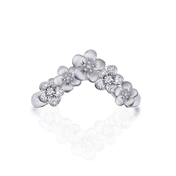 824-natural-diamond-three-tone-gold-flower-floral-band